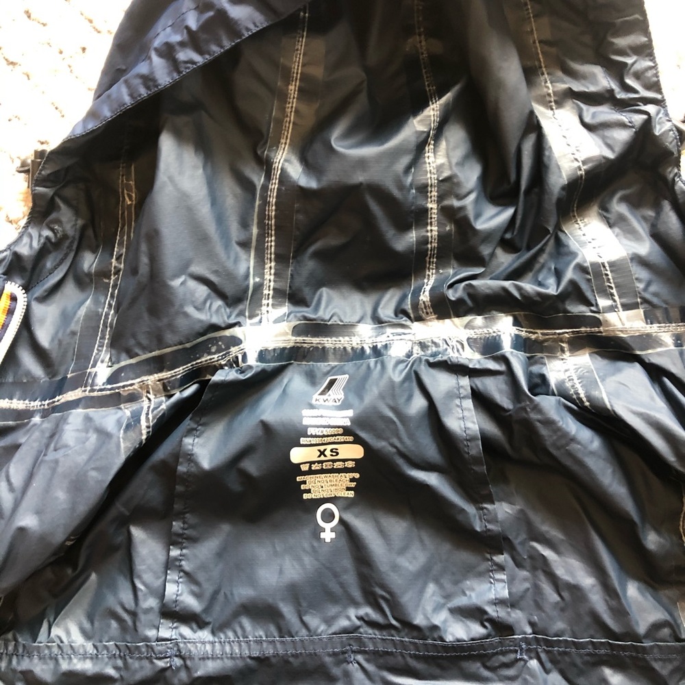 K-Way Navy Blue Windbreaker XS Worn, but no Flaws - Picture 4 of 6